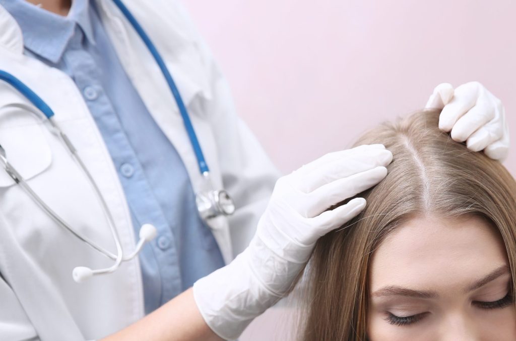 راه های تشخیص ریزش مو توسط پزشک